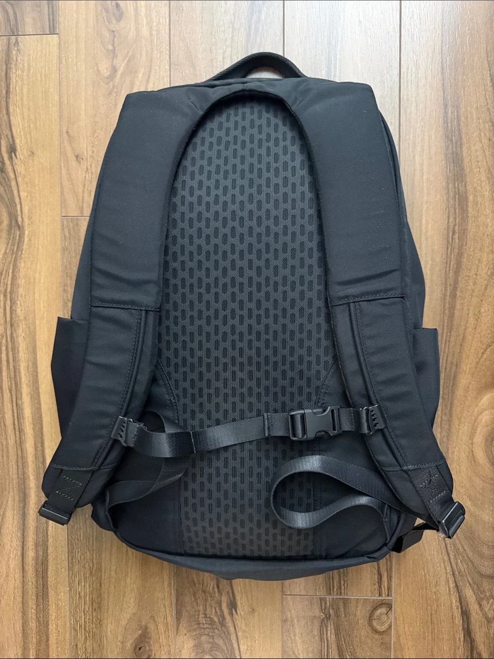 Lululemon Black Men's Utility Backpack - Versatile Everyday Carry